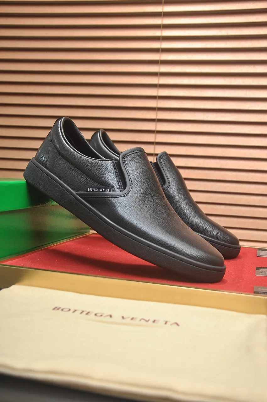 Men's shoes💰540💶【BV】Official website men's shoes👊🏻Cow leather braid🔰Cow leather lining rubber outsole🔲Counter 1:1 quality The identity of every successful man🍃The upper and solemn feet🚶🏻🚶🏻High-end custom counter original replicas📯Imported cowhide purely hand-woven🐂The last will not change regardless of wind or rain🔘Stand the verification of time🔍️Code number: 39-45 (45 custom-made)